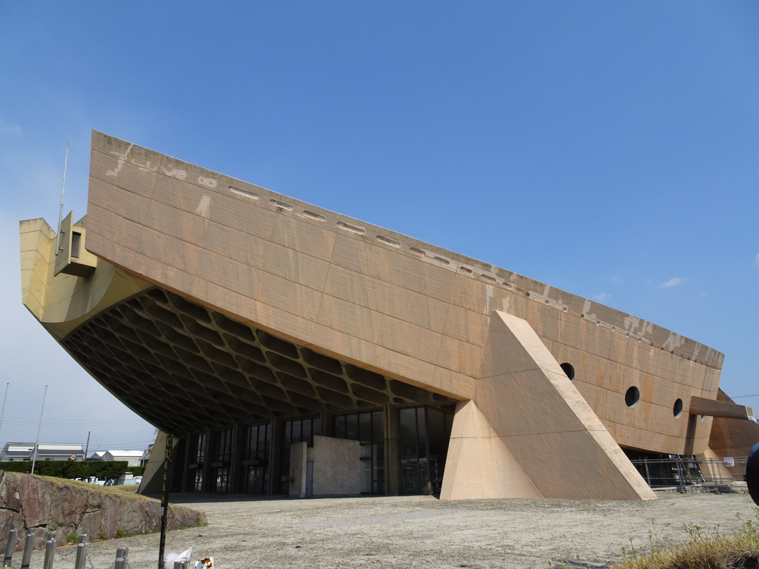 解体寸前の危機　丹下建築in香川